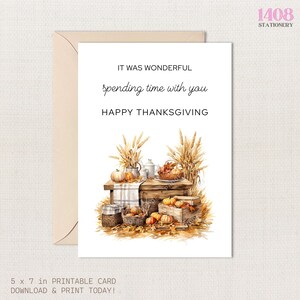 Carte imprimable « Joyeux Thanksgiving ». Jolie carte de vœux à la citrouille pour un dîner d'automne entre amis ou en famille. Message de remerciement pour les fêtes d'automne.