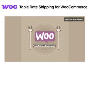 Puede incluir: Un logotipo morado y blanco para WooCommerce Table Rate Shipping. El logotipo presenta la palabra "Woo" en un globo de diálogo con dos enchufes eléctricos a cada lado.