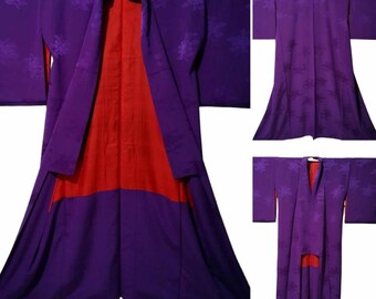 1038 -  Vivid purple damask silk kimono from the 1920s - length alteration included in price