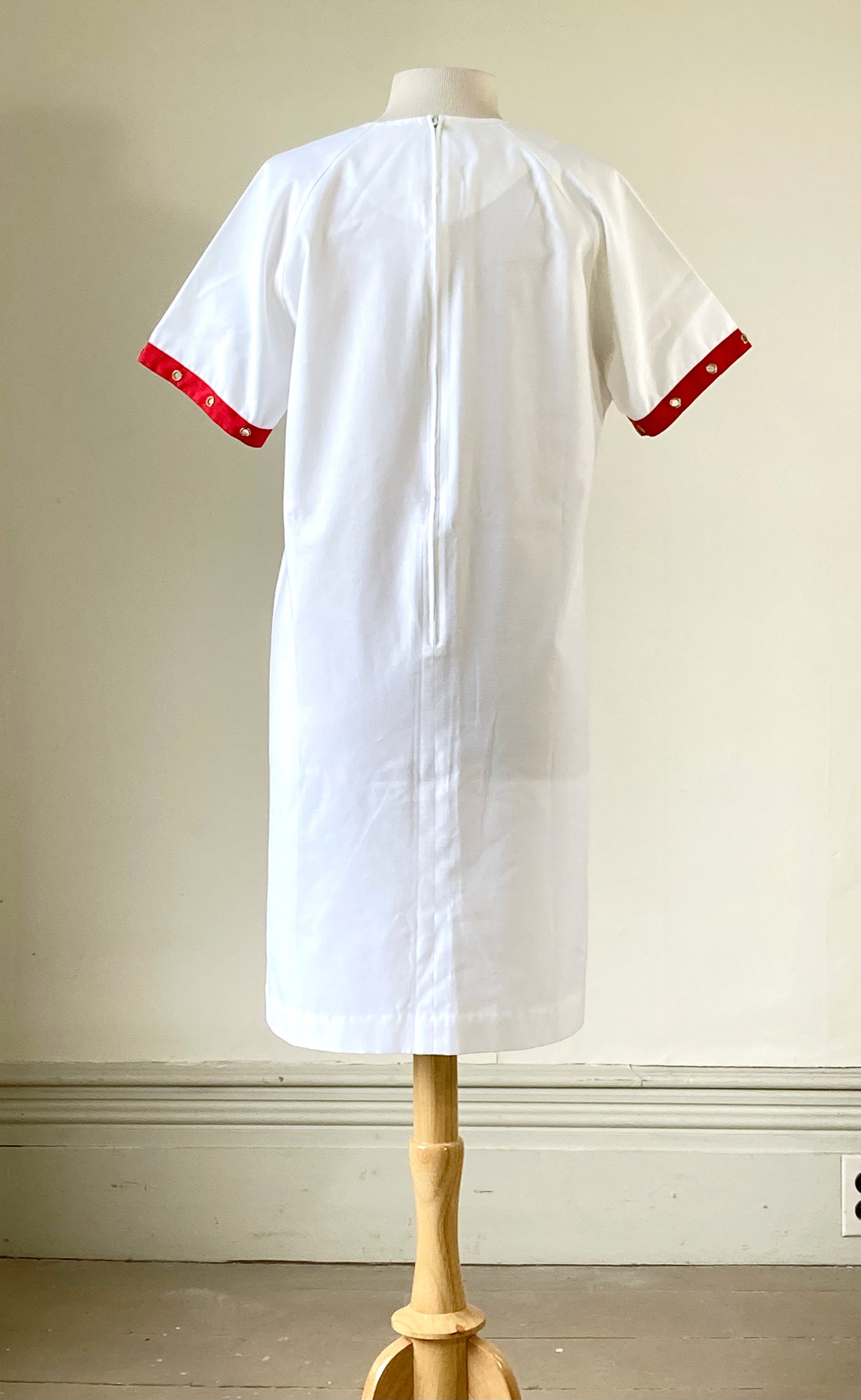 red and white sailor dress Adorable Vintage Sailor Style Red and White Stripe sleeveless Dress with pockets and added belt / XS