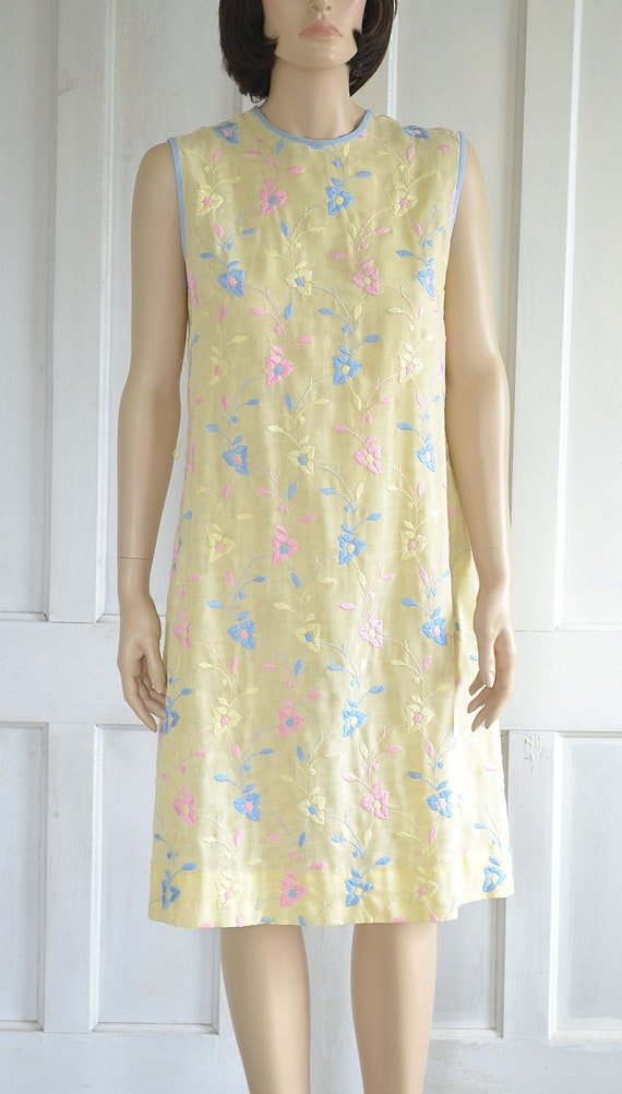 Vintage 60s L'Aiglon Mod Embroidered Dress - Shee… - image 2