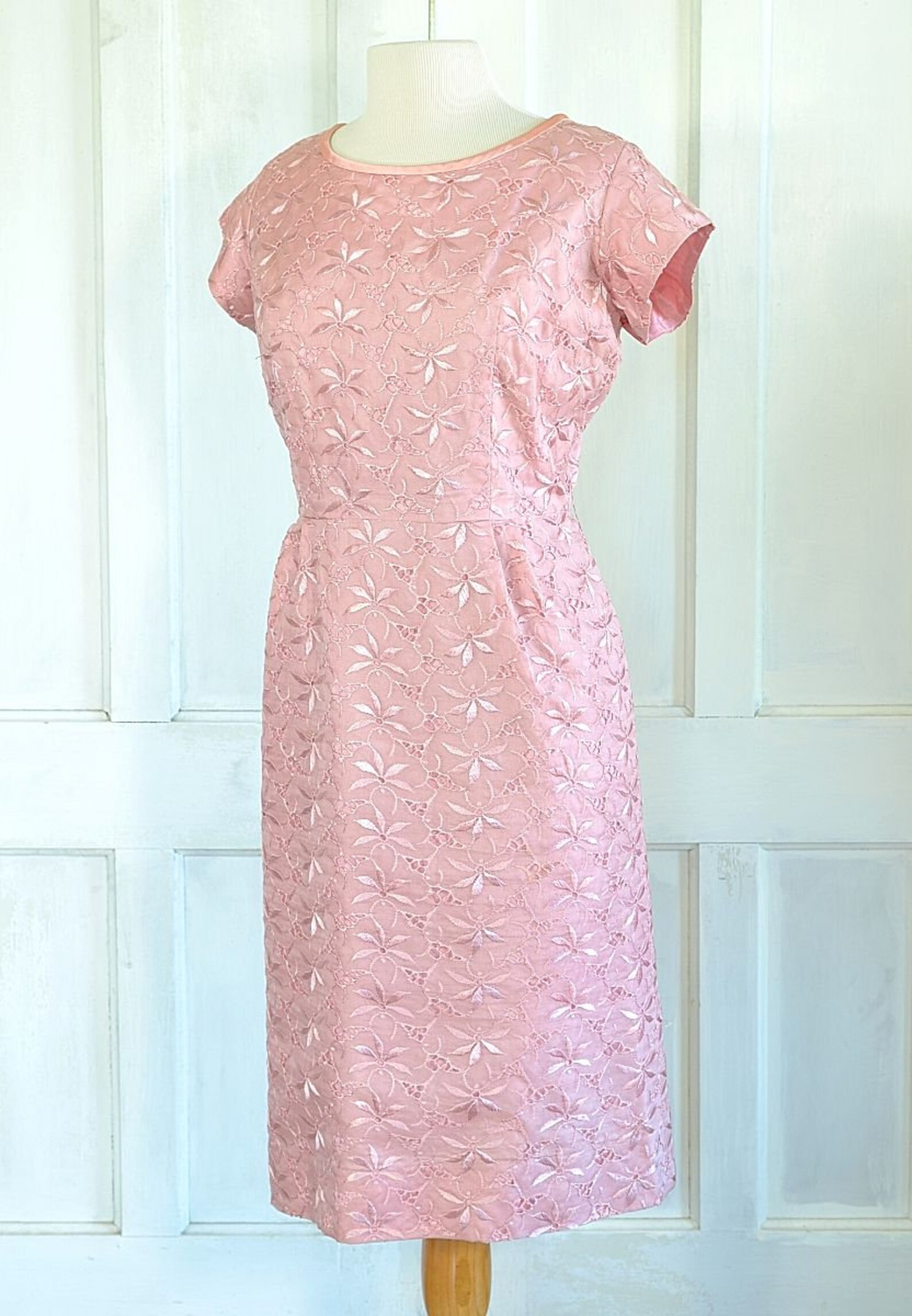 Vintage 1950s White Blue Eyelet Embroidery Dress | S/M