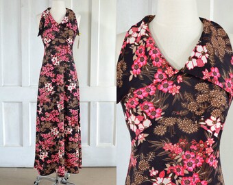 70s Floral Maxi Dress - Huge Pointed Collar - Empire Waist - Vintage 60s Retro Mod Maxi dress - Dead Stock with Tags - Small