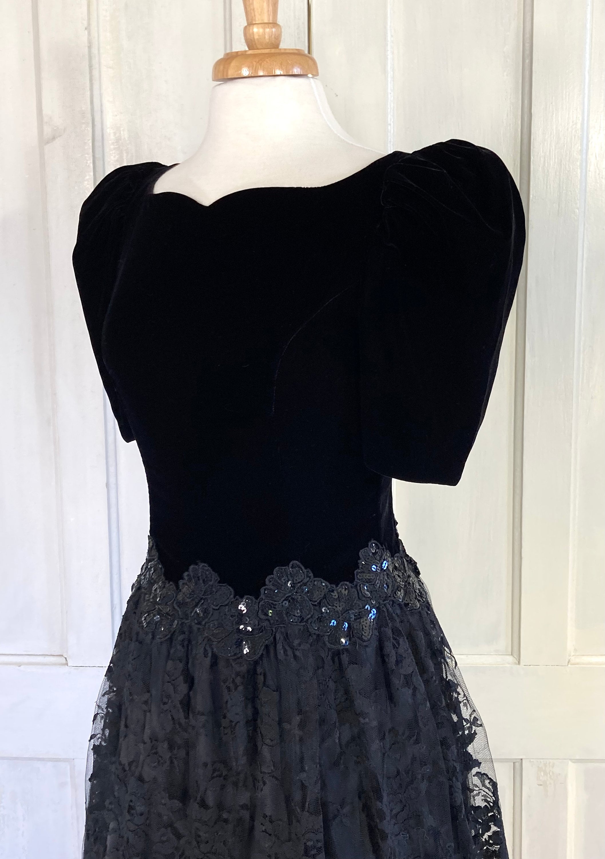 Vintage Scott Mcclintock Dress - Black Velvet Black Lace - Party Dress -  Sweetheart - Sequins - Unworn NWT - Small - Etsy