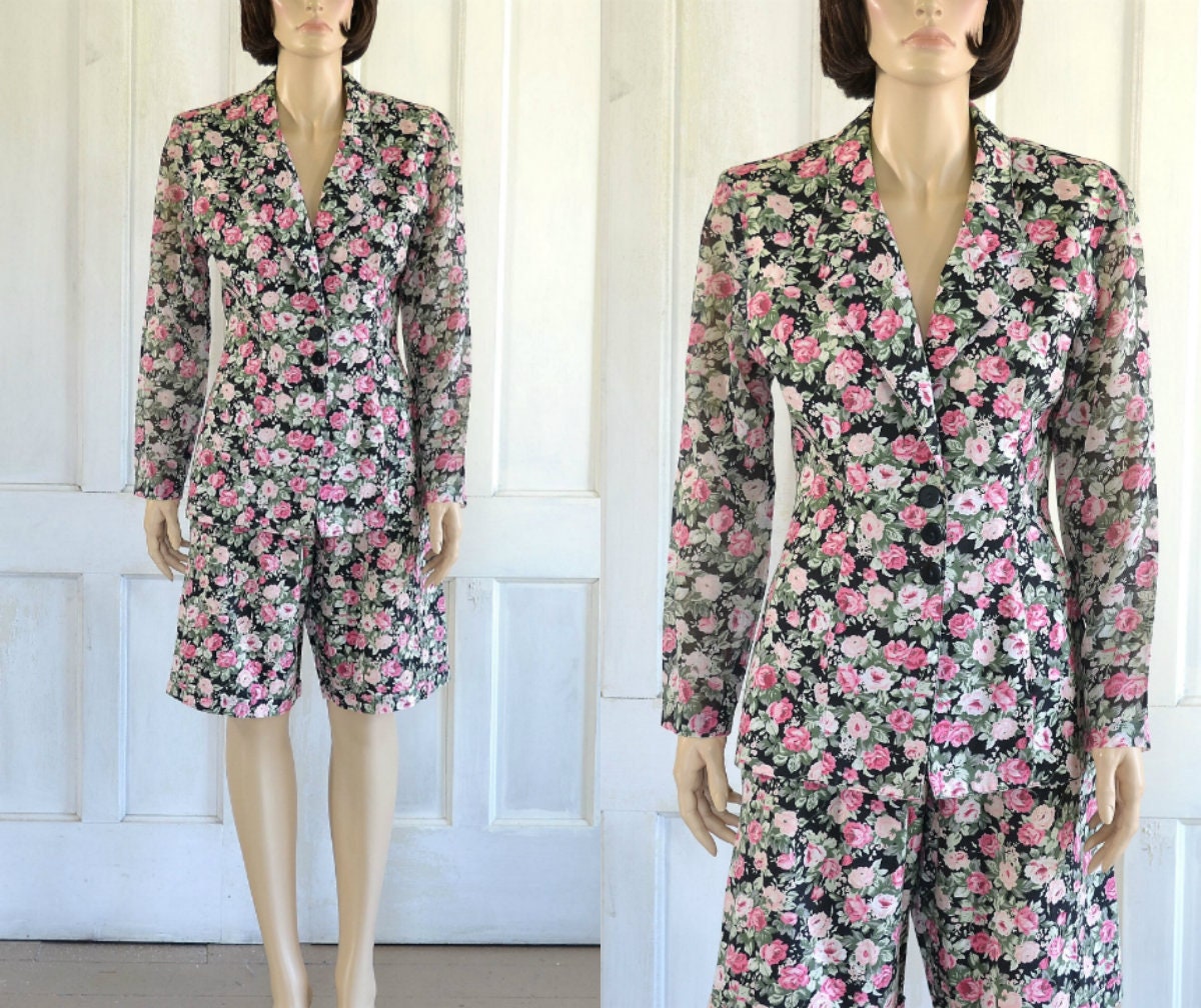 vintage ルームウェア 80s 90s Vintage 80s Black Floral Suit - 2 Pc Jacket and Shorts Set