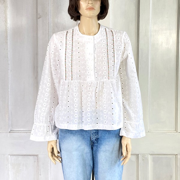 70s Vintage White Cotton Eyelet Blouse - Embroidered Blouse - Ribbon Accent Trim - 1970s Babydoll Top - Cottagecore Boho