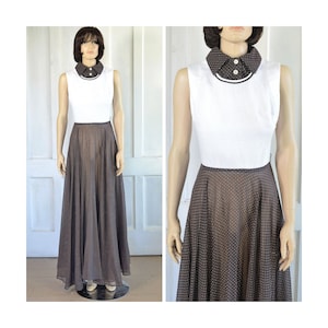 70er Jahre Vintage Deadstock Maxi Kleid - Ärmellos - Kleid mit Kragen - Tellerrock - Braune und weiße Punkte - Neu mit Etikett - S