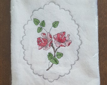 Multi colored pink roses embroidered towel, housewarming gift, gardener's gift, rose bathroom decor, rose kitchen decor, gift for mom