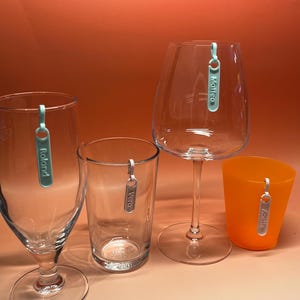 Einhängbare Namensschilder für Glas Becher Tassen – Getränkemarker in vielen Farben für Hochzeit, Geburtstag oder Firmenfeier
