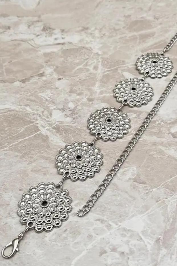 Silver Daisy Chain Belt – Adjustable Floral Waist Chain for  display picture 2