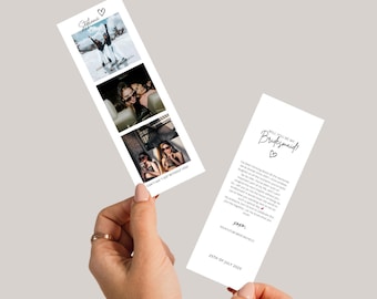 Könnte beinhalten: Zwei weiße rechteckige Karten mit schwarzem Text und Fotos. Eine Karte sagt "Stephanie" mit einem Herz und hat drei Fotos und den Text "Can't say I do without you!". Die andere Karte sagt "Will you be my Bridesmaid?" mit einem Herz und hat Text darunter.