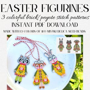 Peut inclure: Trois figurines de Pâques en perles, un lapin, un raton laveur et un agneau, avec des motifs de points de brique colorés. Les figurines sont suspendues à des ficelles rouges et blanches. L'image comprend le texte "EASTER FIGURINES", "3 colorful brick/peyote stitch patterns", "INSTANT PDF DOWNLOAD", et "MADE WITH 12 COLORS OF 11/0 MIYUKI DELICA SEED BEADS".
