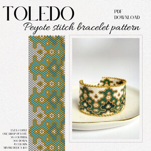 Op de afbeelding: Een peyote-steek armbandpatroon voor een armband met een geometrisch ontwerp in witte, groene en gouden kralen. Het patroon is voor een armband die 26 kolommen breed en 200 rijen lang is. Het patroon is voor gebruik met Miyuki Delica 11/0 kralen.