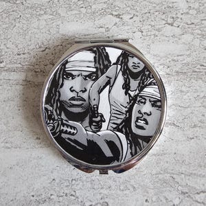 Unique Compact Mirror