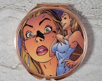 Unique Compact Mirror