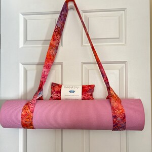 Yoga Gift Bundle - Yoga Mat Strap - Aromatherapy Eye Pillow - Pink Tie Dye Batik