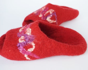 Felted wool slippers- backless womens slippers-slip on slippers-red felted wool slippers-natural house shoes-wool felt slippers-open toe