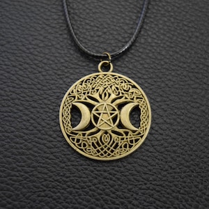 The tree of life (pentagram, moon)