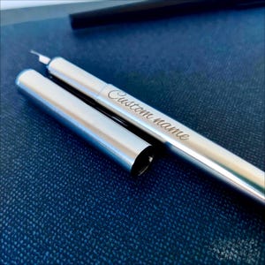 Gepersonaliseerde roestvrijstalen vulpen – op maat gemaakte gegraveerde metalen pen cadeau voor schrijvers en professionals, signeerinktpen, op maat gemaakt cadeau voor hem