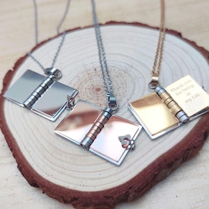 Collar de libro personalizado, medallón de libro, regalo de libro, regalos para amantes de los libros, regalo para mamá, regalo para hermana, regalo para hija, accesorios de libros.