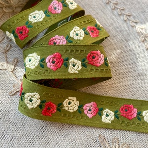 Vintage Ombre Roses Embroidered Ribbon Trim