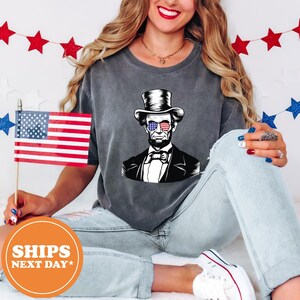 Vintage USA Flag T-Shirt, Comfort Colors Patriotic Shirt, July 4th Graphic Tee, Retro American Flag Shirt, Summer USA Style