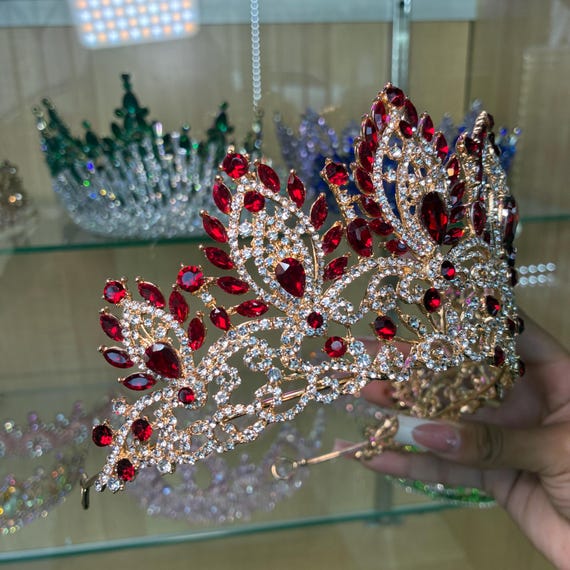 Red and Gold Quinceanera Tiara: Luxury Zirconia Bridal Crown  display picture 1