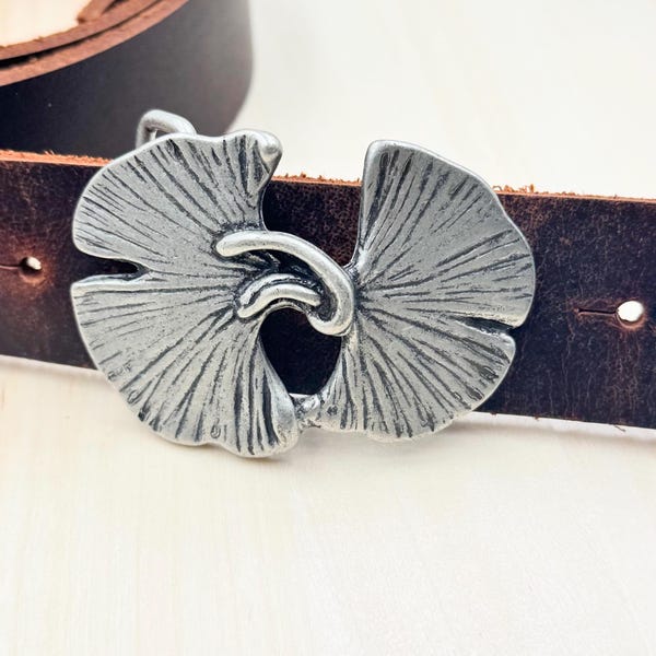 Boho Ginkgo Leaf Belt Buckle: Dark Silver Nature Accessory