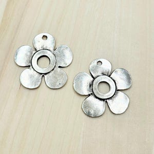4 Silver Flower Charms, Dainty Silver Charms, Metal Flower Pendant, Delicate Floral Pendant for DIY Jewelry, Jewelry Making Component, MT903