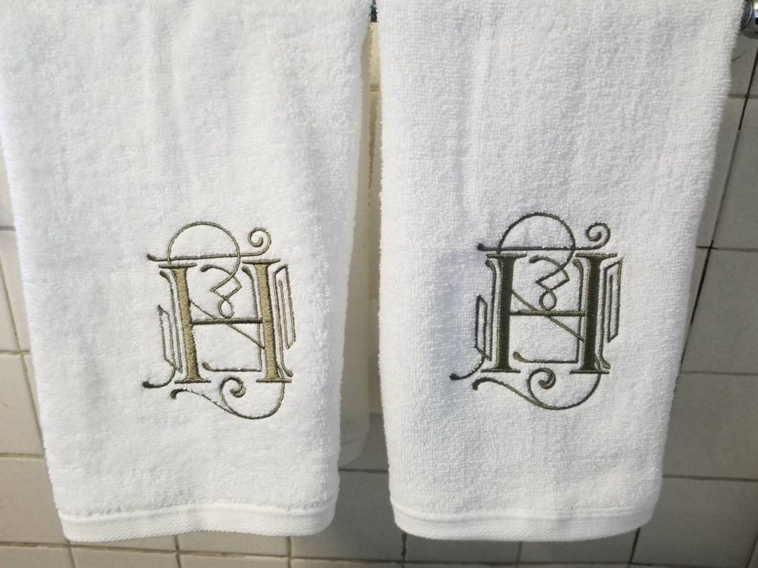 Monogrammed Hand Towel Set / Bath Towels / Personalized Towels
