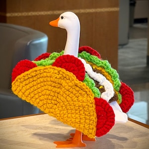 Desk Goose Outfit- Taco