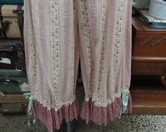 Vintage Kitty.. gorgeous bloomers.. vintage style, cotton floral, stripe, raspberry vines, ecru, corded lace,  ooak,  Med-XL