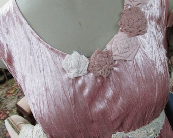 VINTAGE KITTY.. gorgeous crushed dusky pink stretch velvet tunic .. gloriously shabby chic, raggy roses, lace, romantic, med-xl ooak