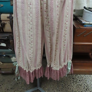 Vintage Kitty.. gorgeous bloomers.. vintage style, cotton floral, stripe, raspberry vines, ecru, corded lace,  ooak,  Med-XL