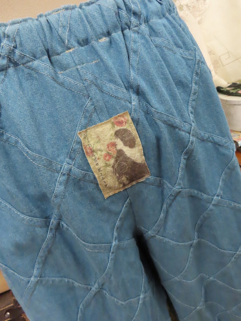 VINTAGE KITTY BLOOMERS.. funky patchwork, lichtgewicht denim.. , bloemen en gestreepte manchetten.. ooak shabby chic, 2xl plus size afbeelding 5
