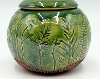 Green Ceramic Pet Urn – Handmade Botanical Ashes Jar, Small to Large Animal Memorial, Customizable Pet Loss Keepsake