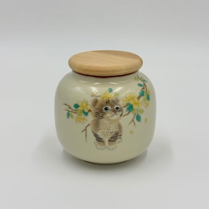 Handcrafted Ceramic Pet Urn for Cats, Small Pet, Rabbits & Small Animals - Memorial Cremation Ashes Keepsake Holder