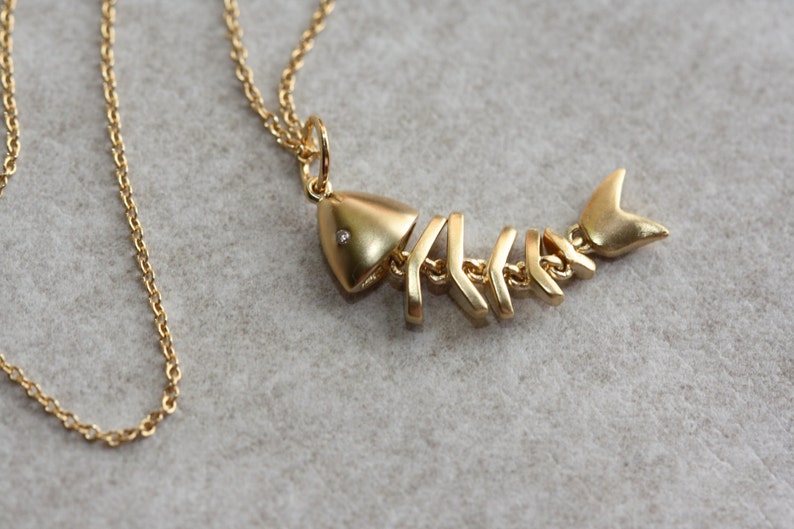 Collar con esqueleto de pez móvil: dije chapado en plata u oro. imagen 4