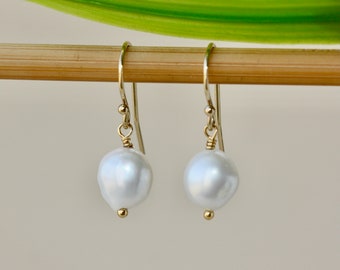 White Pearls, Bridal Delicate Earrings, Minimalist style, Wedding, Birthday Gift for Daughter, for Wife, for Sister, for Mom, for Girlfriend