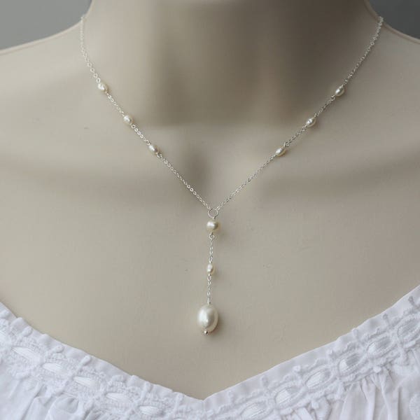 Collier délicat de perles en Y argentées, perles blanches, bijoux de mariée, mariages, minimaliste, cadeau pour fille, soeur, nièce, pour belle-fille