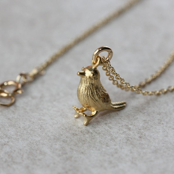 Sparrow Minimalist Necklace, Bird Charm, Small cute Gift, Bird Necklace, Birthday Gift for Daughter, for Wife, Sister, Girlfriend, for Niece