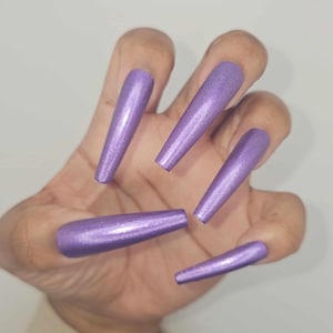 Esmalte de uñas morado con brillo plateado - Storm Eye - Pixel Polishes