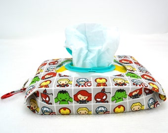 Marvelous Heroes Soporte para toallitas para bebés para paquetes de toallitas suaves - Bolsa con cremallera recargable - Accesorio para bolsa de pañales - Bolsa para toallitas húmedas