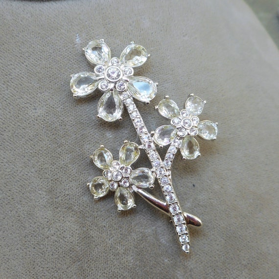 Swarovski Crystal Flower Pin - image 1