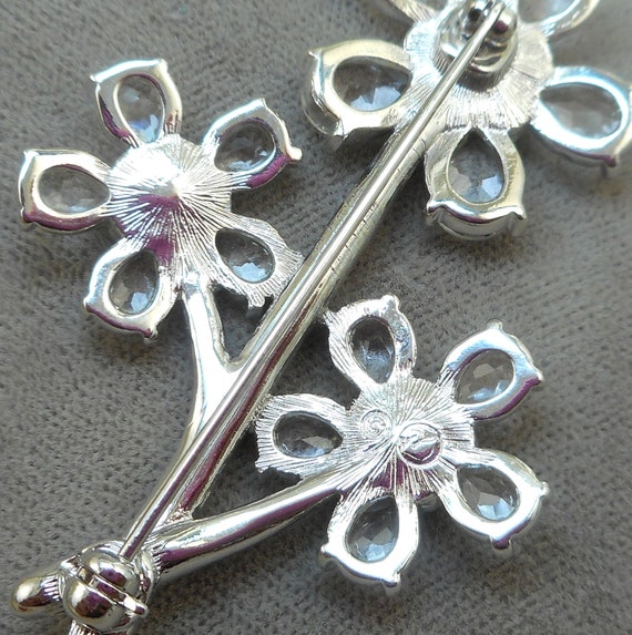 Swarovski Crystal Flower Pin - image 3