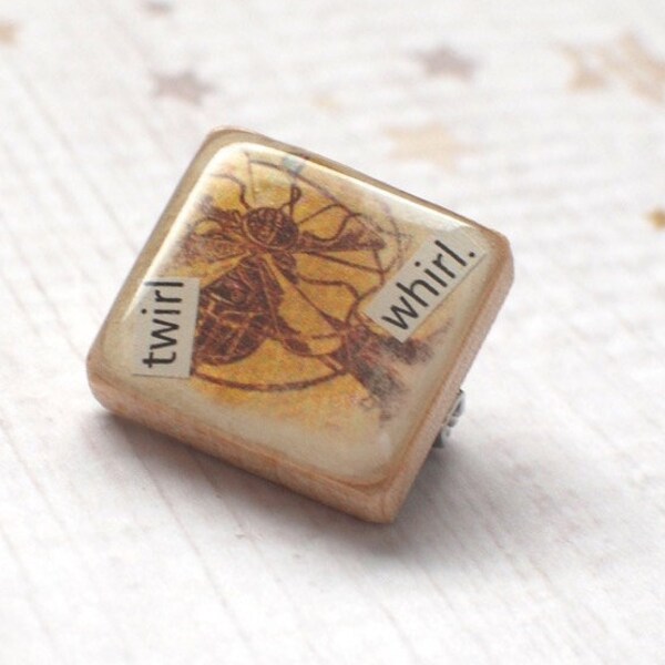 Desk Fan Scrabble Pin, Handmade, Scrabble Brooch, Tiny Collage, twirl whirl, Vintage-Look, Upcycled Game Piece, Scrabble Enthusiast