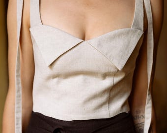 Handmade Linen Corset Top – Cropped, Sweetheart Neckline, Adjustable Straps, Natural Sand Color, Comfortable Fit