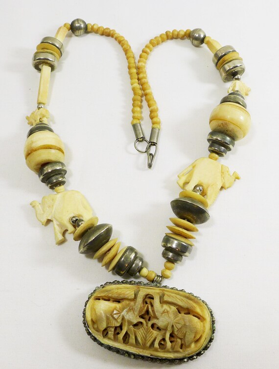 Hand Carved Bone Necklace White Jade Elephants In… - image 2
