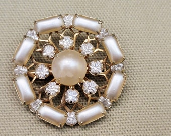 Vintage Midcentury Brooch Pin Rhinestones Faux Pearls Gold Metal  Wedding Brooch