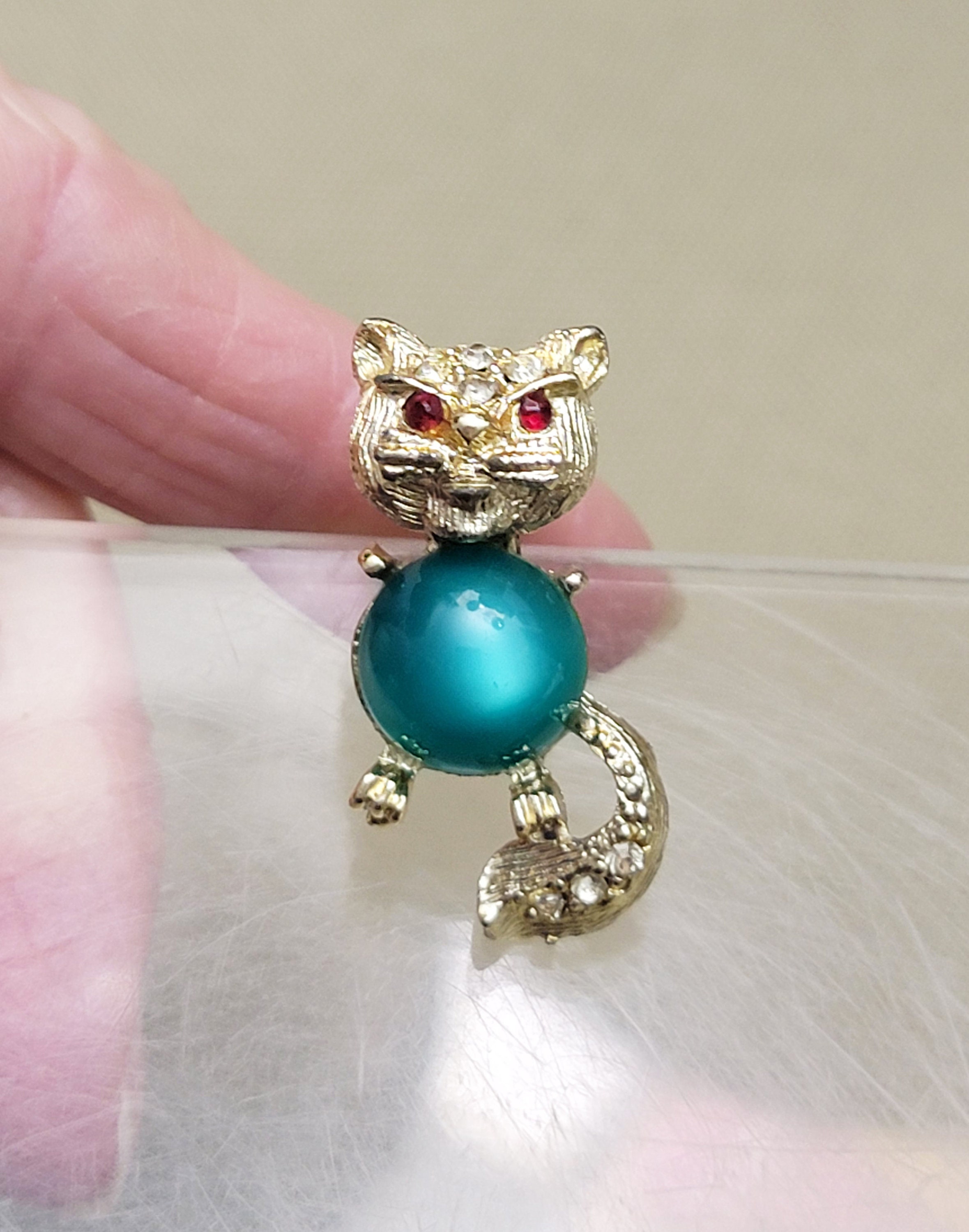 ヴィンテージ Trifari Jelly Bellyプードルブローチ : GALLERY